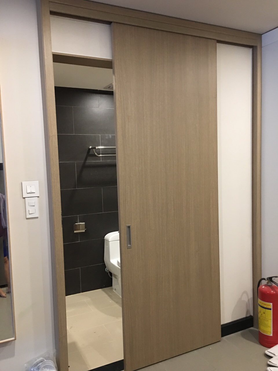 cửa xếp nhà vệ sinh cao cấp
